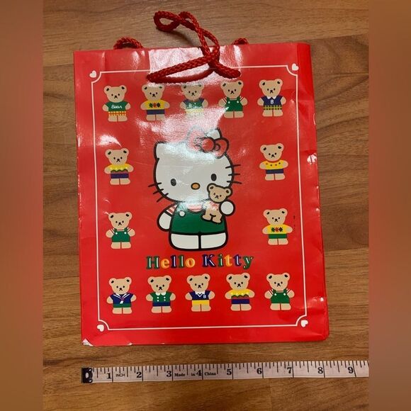 Hello Kitty Vintage Gift Bag - Picture 2 of 7